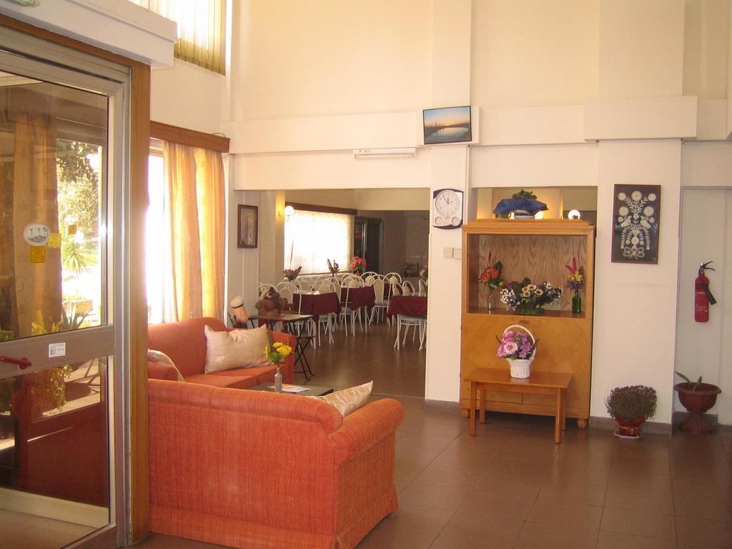 Onisillos Hotel Larnaka Exterior foto